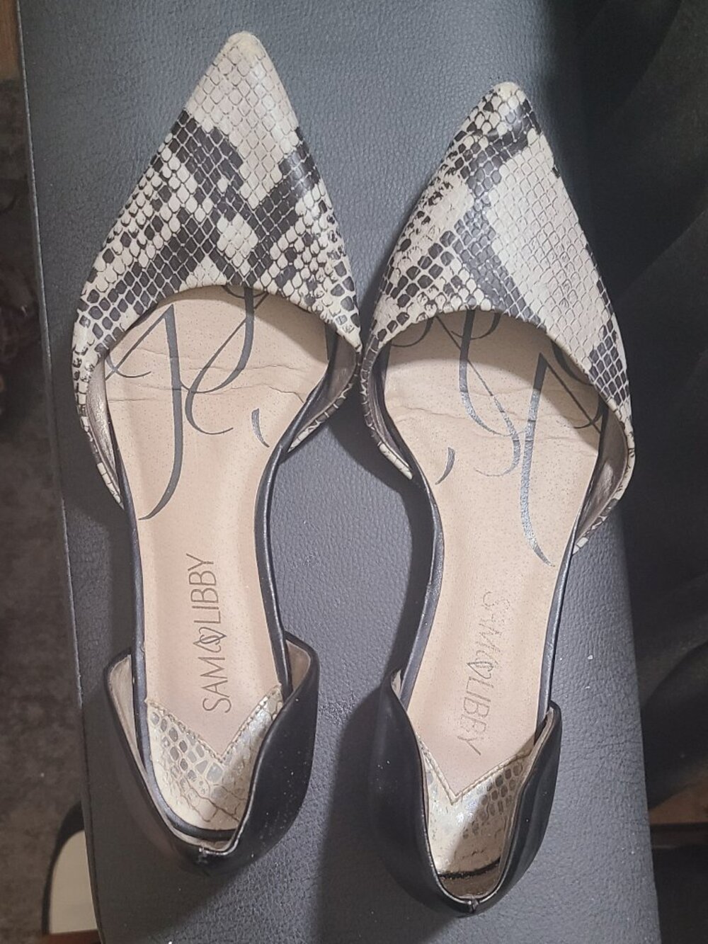 size 7 sam & lobby flats